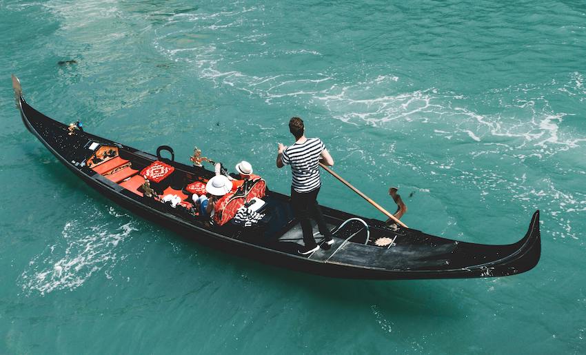 Balade en amoureux en gondole à Venise